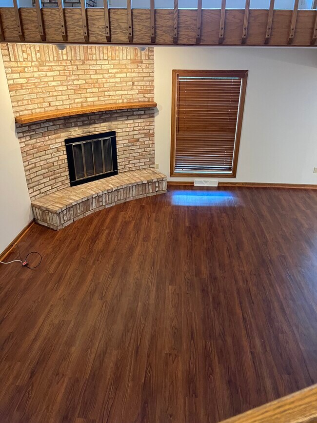 Foto del edificio - 4611 Sandringham Dr