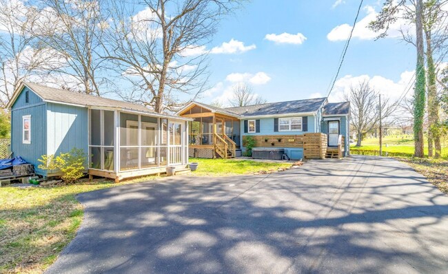 Building Photo - 4503 Woodlawn Pike