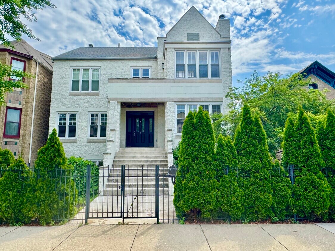 Foto principal - 821 S Bell Ave