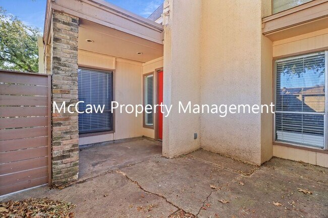 Foto del edificio - 3045 Park Ln