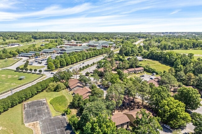 Photo - 1016 Stonegate Dr Apartment