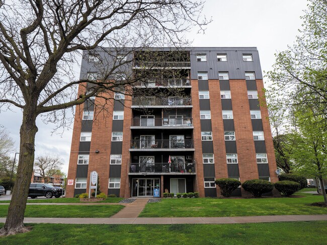 Photo du bâtiment - Karita Tower Apartments