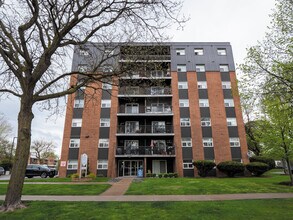 Building Photo - 3410 Peter St