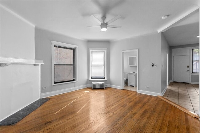 Building Photo - 5020 S Blackstone Ave