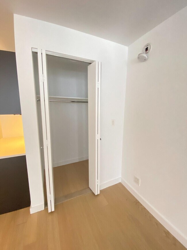 Foto del edificio - 222 E 39th St
