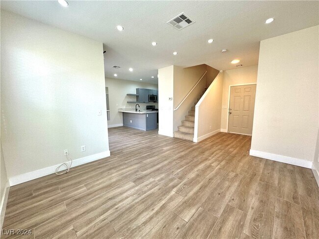 Building Photo - 251 S Green Valley Pkwy