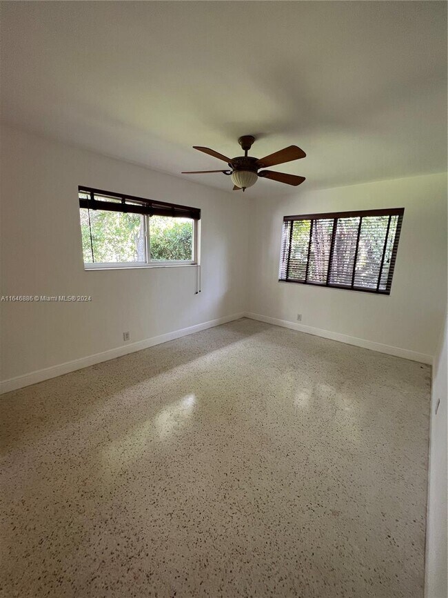 Foto del edificio - 6501 SW 65th St