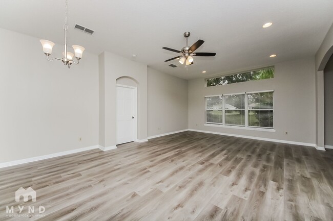 Building Photo - 6041 Spring Creek Ct