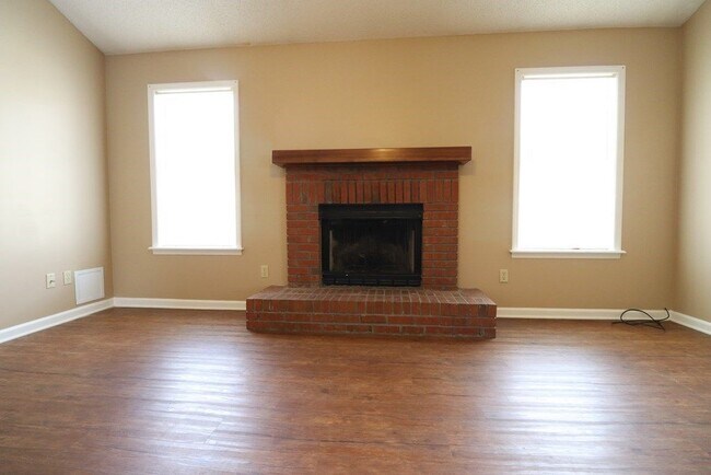 Foto del edificio - Cozy Retreat: Charming 3-Bedroom Home with Cul-de-Sac Location in Valdosta, GA