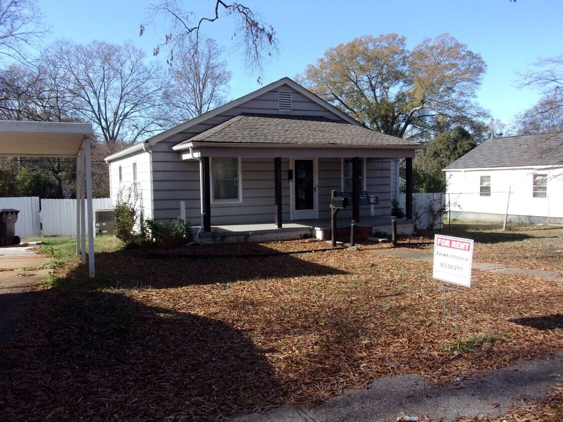 Foto principal - Recently Renovated 3 Bedroom 1 1/2 Bath Ho...