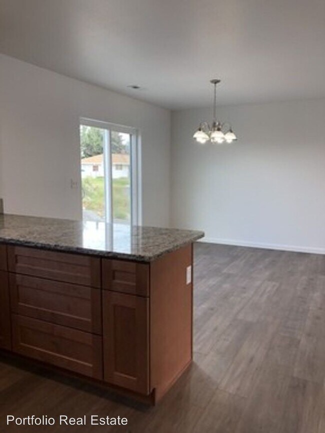 Foto del edificio - 707 3rd Ave NE