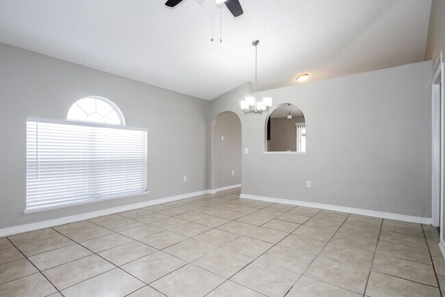 Building Photo - 11436 Ivy Flower Loop