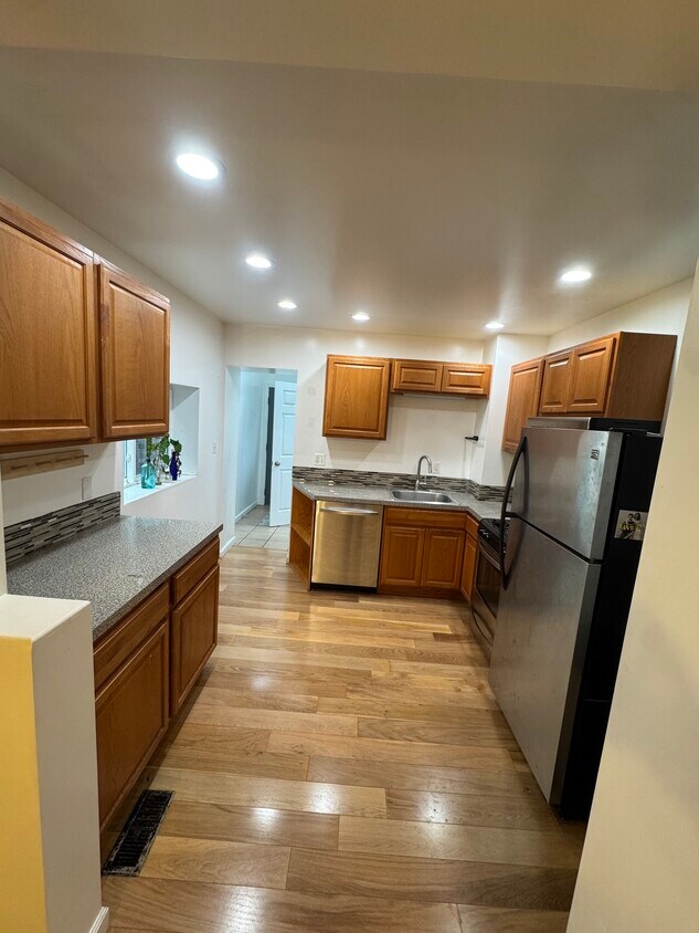 Foto principal - 1321 Virginia Ave