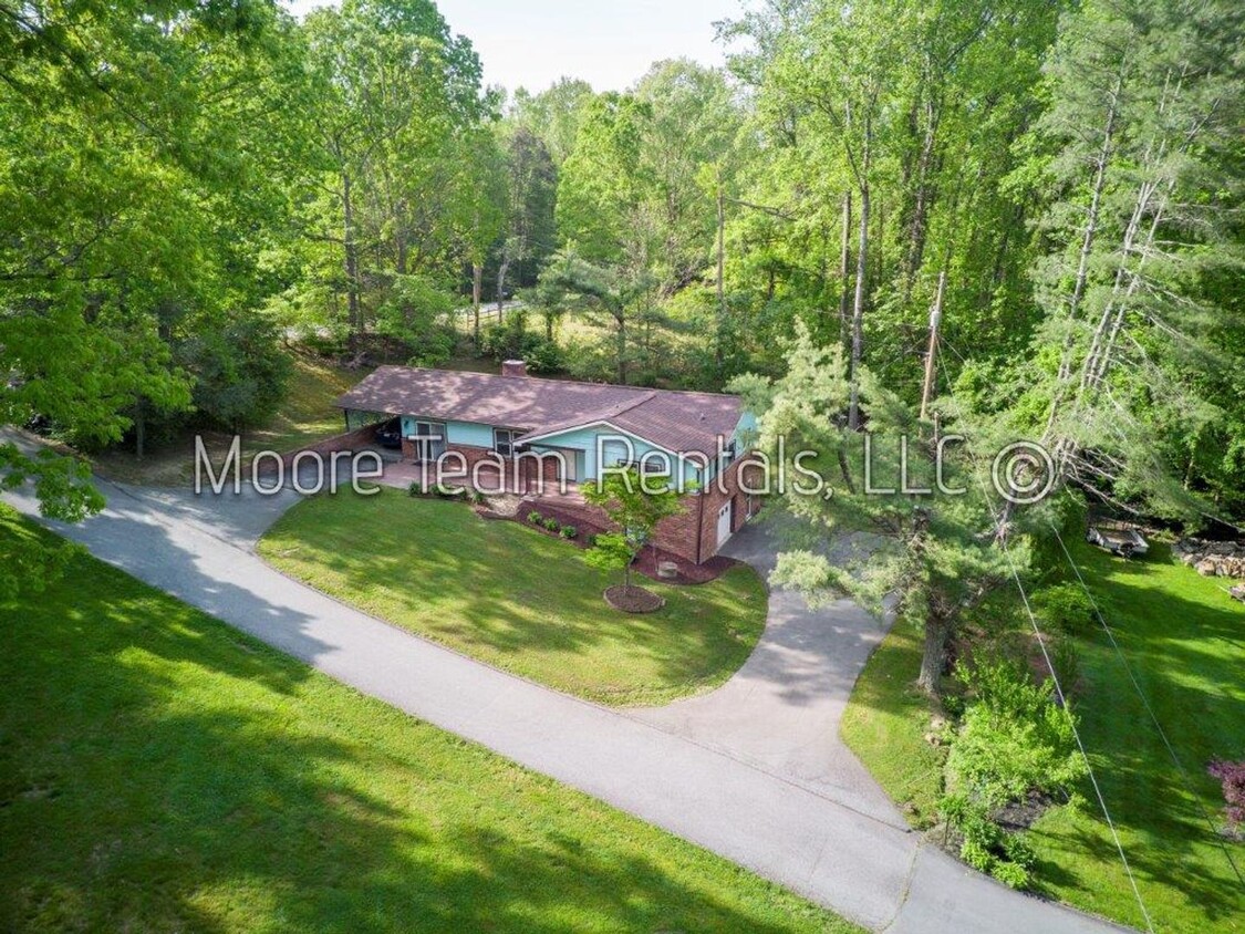 Primary Photo - 3/2 House W/ Basement Garage/Storage