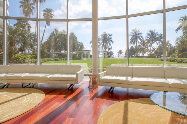 Foto del edificio - 5151 Collins Ave