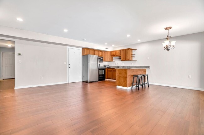 Building Photo - 2219 North Ave