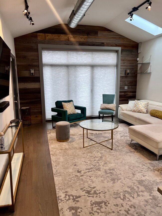 Foto del edificio - 6512 S Minerva Ave