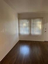 Building Photo - 505 W Maple St