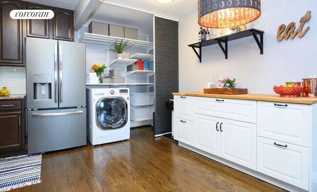 Foto del edificio - 41-35 67th St