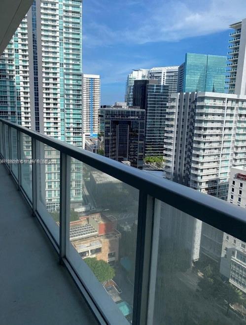 Foto del edificio - 1111 SW 1st Ave