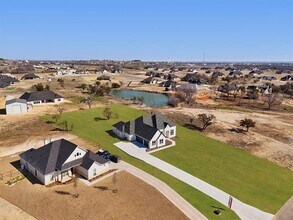 Building Photo - 823 Wind Riv Pass