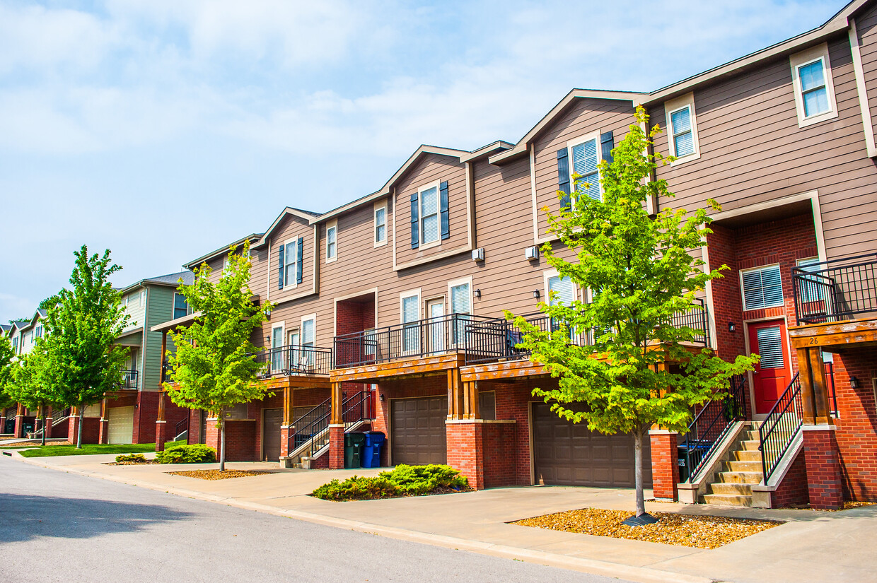 Foto del edificio - Overland Pointe Townhomes