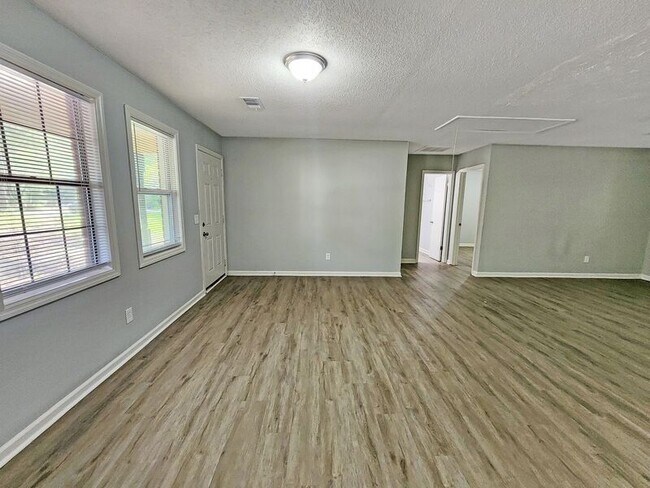 Foto del edificio - 731 W Creek Cir