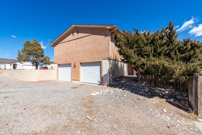 Foto del edificio - Spacious Ranch in Pueblo West!