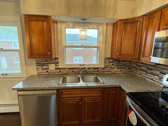 Foto del edificio - 18318 Exchange Ave