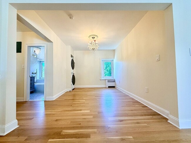 Building Photo - 155 Beacon Hill Dr