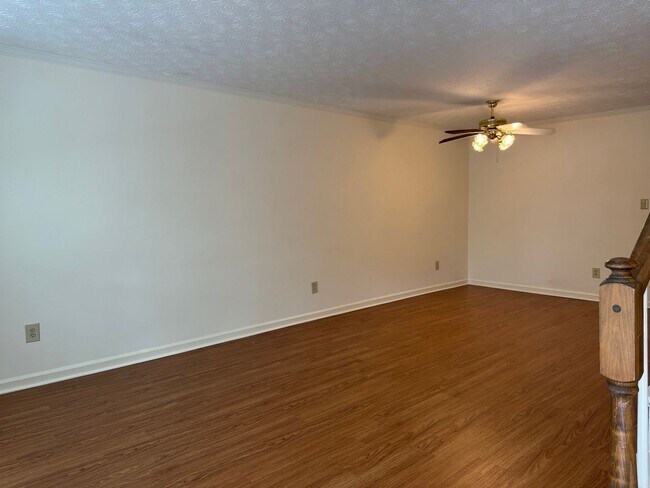 Foto del edificio - Great Location!!! Five Points, Tanyard Condominium's