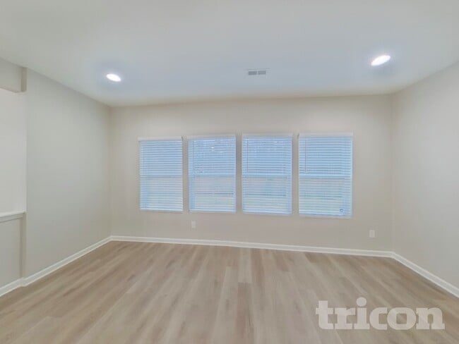 Foto del edificio - 15015 Ockeechobee Ct