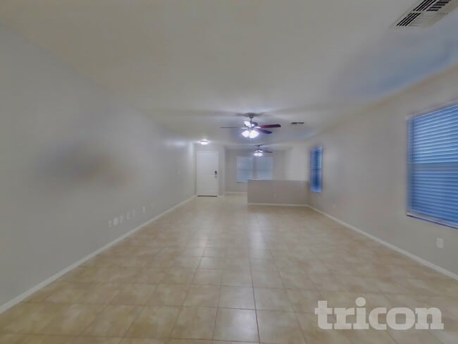 Foto del edificio - 15456 W Desert Mirage Dr