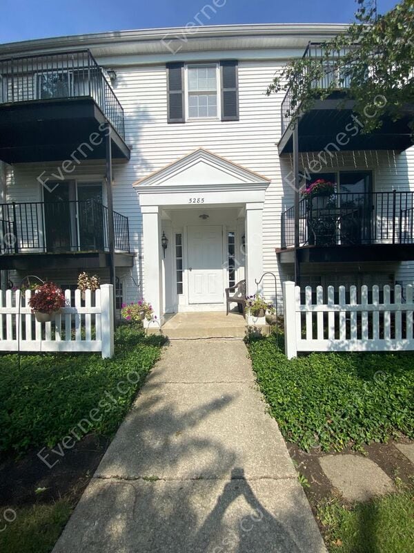 Building Photo - 5285 Portland St