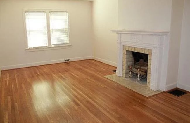 Foto del edificio - 1616 Courtney Ave