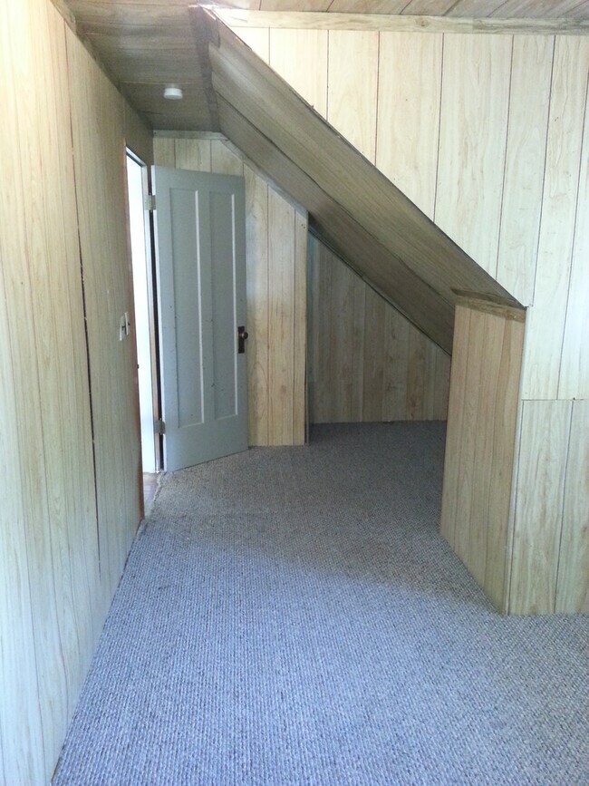 Foto del edificio - AVAILABLE 2026!!!  3 Bedroom, 1 Bath house in prime Coralville location