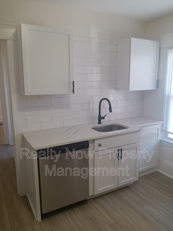Foto principal - 6301 Bridge Ave