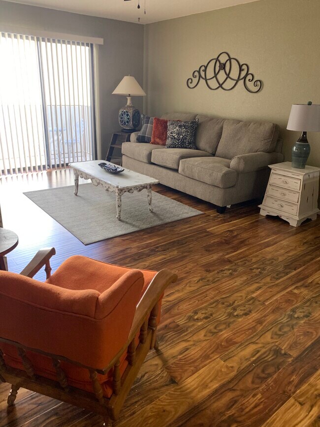 Foto del edificio - 2094 Mesquite Ave