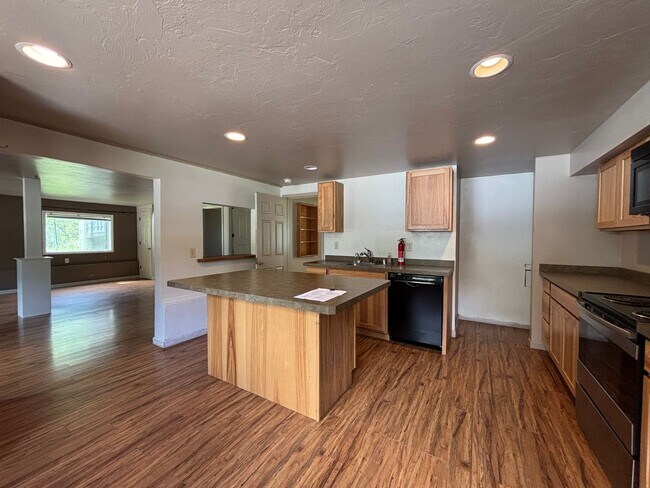 Foto del edificio - 1402 S Willson Ave