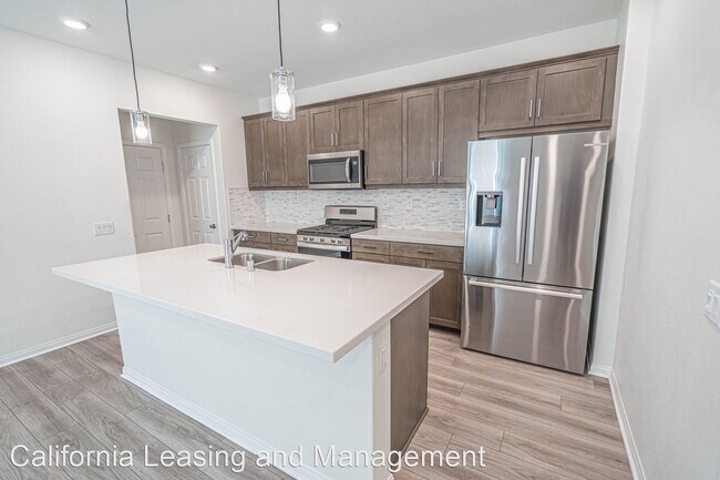 Building Photo - 3 br, 2.5 bath House - 17046 Provo Lane