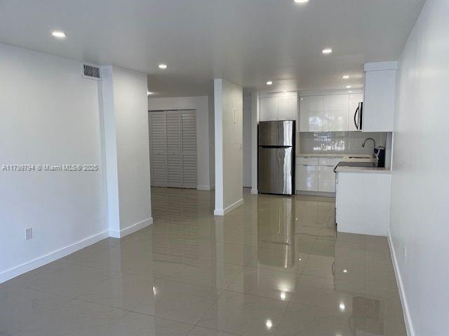 Foto del edificio - 16950 W Dixie Hwy