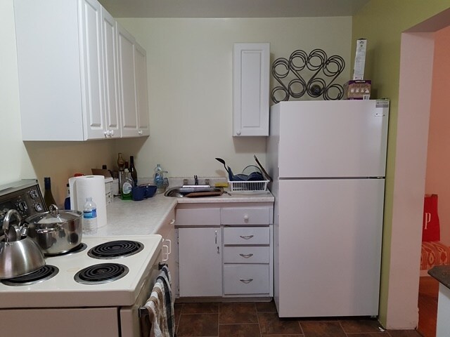 Building Photo - 394 Brock St