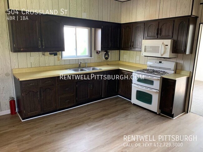 Foto del edificio - 4 Bedroom Home in McKeesport - Section 8 i...