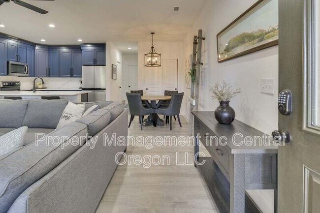 Foto del edificio - 950 North Hindeman Street