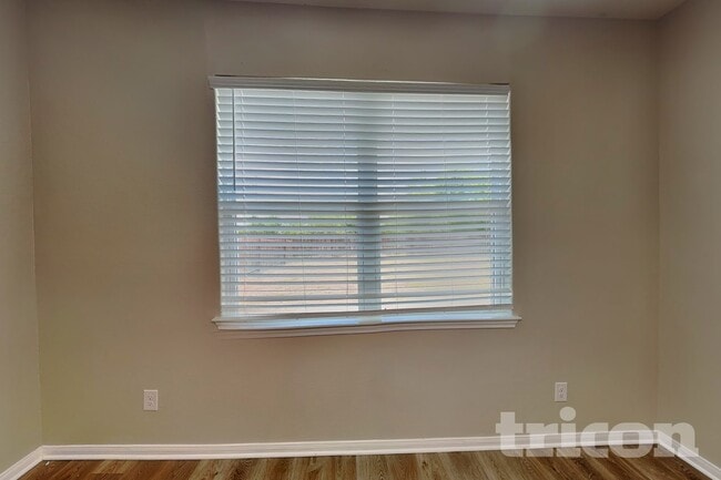 Foto del edificio - 7138 Turnbow