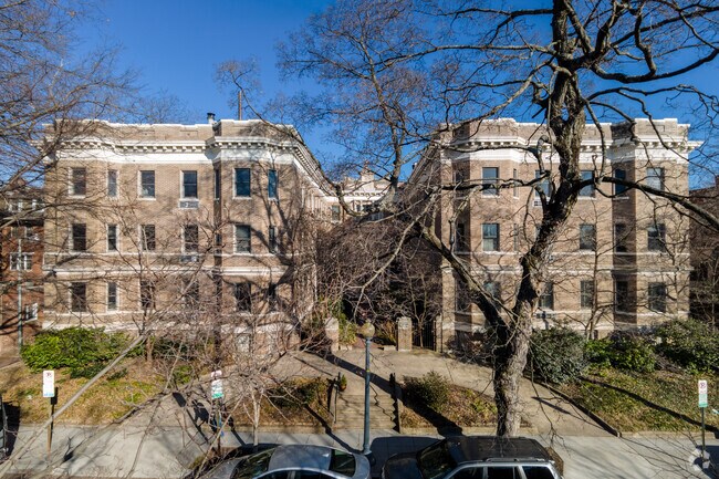Foto del edificio - 2415 20th St NW