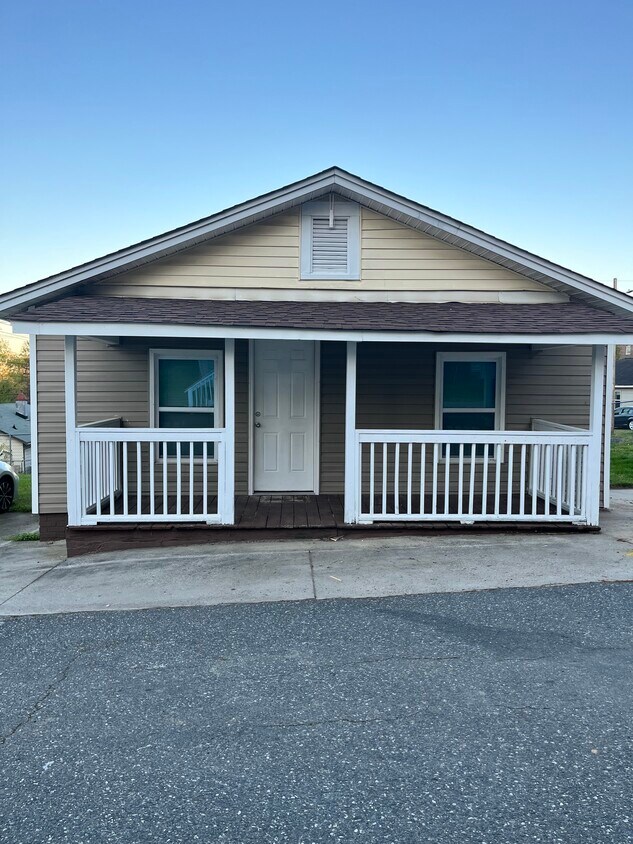 Primary Photo - 610 N Logan St