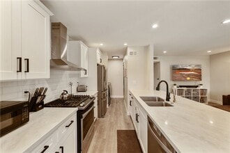 Building Photo - 26517 Via Damasco
