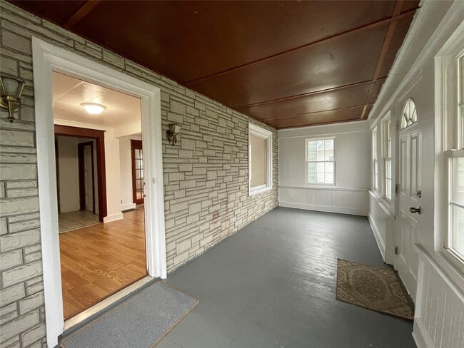Building Photo - 31 Brown St