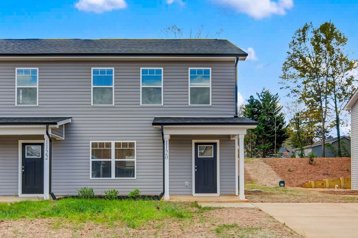 Prime Location! 3BR Townhome with 2.5 Baths - Prime Location! 3BR Townhome with 2.5 Baths